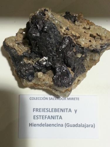 Freieslebenita y estefanita<br />Hiendelaencina, Comarca Serranía de Guadalajara, Guadalajara, Castilla-La Mancha, España<br />6x6 cm<br /> (Autor: andresdf)