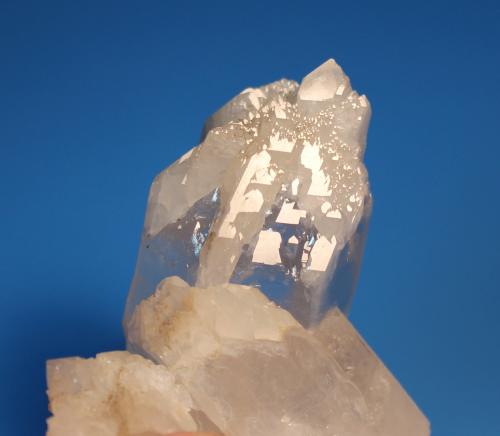 Quartz<br />Condado Garland, Arkansas, USA<br />10.5 x  7.7 x 6.0 cm<br /> (Author: Don Lum)