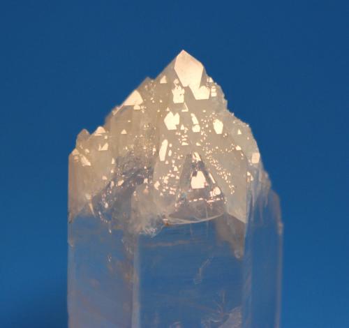 Quartz<br />Condado Garland, Arkansas, USA<br />11.0 x 5.0 x 3.4 cm<br /> (Author: Don Lum)