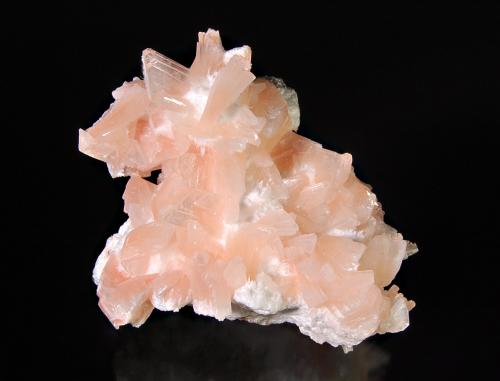 Heulandite<br />Rat's Nest Claim, Challis, Bay Horse District, Custer County, Idaho, USA<br />7.0 x 9.0 cm<br /> (Author: crosstimber)