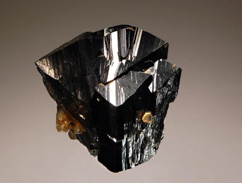 Ilvaite<br />Laxey Mine, South Mountain District, Owyhee County, Idaho, USA<br />2.5 x 3 cm<br /> (Author: crosstimber)