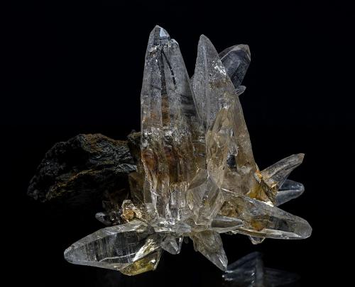 Quartz<br />Valle Zhob, Distrito Quetta, Balochistan (Baluchistan), Paquistán<br />12.7 x 10.9 cm<br /> (Author: am mizunaka)