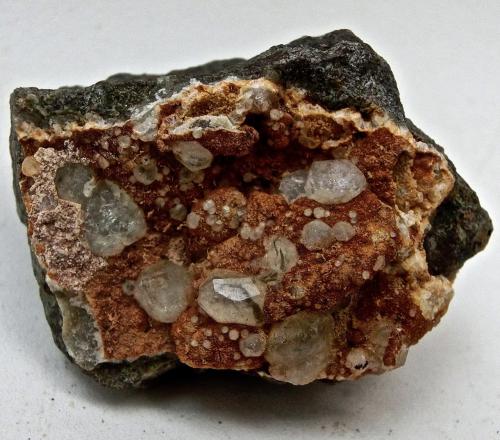 Analcima, Esmectita (Grupo)<br />Montaña Blanca-Pueblo de Agaete, Agaete, Gran Canaria, Provincia de Las Palmas, Canarias, España<br />5 x 3 x 3 cm<br /> (Autor: María Jesús M.)