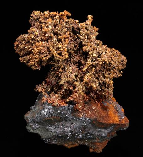 Cuprite on Copper<br />Chengmenshan Mine, Jiujiang Co., Jiujiang Prefecture, Jiangxi Province, China<br />95 x 77 x 49 mm<br /> (Author: GneissWare)