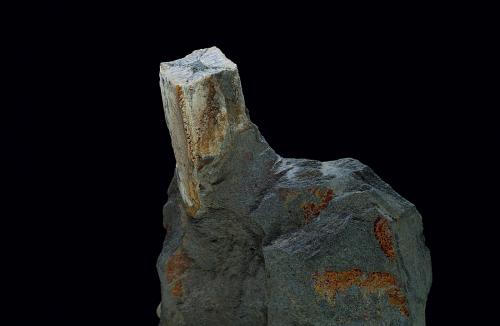 Andalucita<br />Cerro del Castillo de Mirabel, Mirabel, Mancomunidad Riberos del Tajo, Cáceres, Extremadura, España<br />Tamaño del crista de 28 x 13 mm.<br /> (Autor: Antonio Carmona)