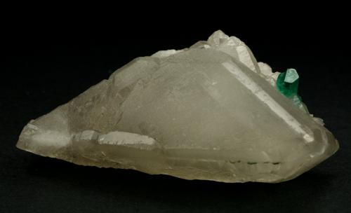 Beryl (variety emerald), Calcite<br />Coscuez mining district, Municipio San Pablo de Borbur, Western Emerald Belt, Boyacá Department, Colombia<br />62x50x45mm<br /> (Author: Fiebre Verde)