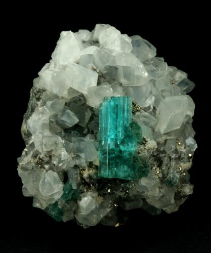 Beryl (variety emerald), Calcite, Pyrite<br />Chivor mining district, Municipio Chivor, Eastern Emerald Belt, Boyacá Department, Colombia<br />40x42x42mm, xl=18mm<br /> (Author: Fiebre Verde)