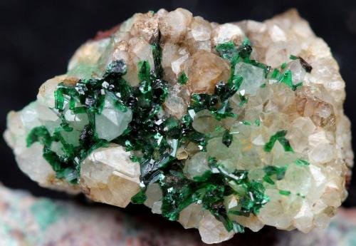 Malaquita sobre cuarzo<br />Collado de la Plata Mines, Collado de la Plata, Albarracín, Comarca Sierra de Albarracín, Teruel, Aragon, Spain<br />2x2.5 cm Total pieza<br /> (Autor: Ángel Rodríguez Benavent)