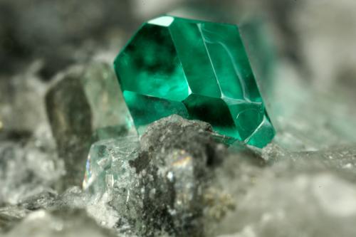 Beryl (variety emerald), Calcite, Pyrite<br />Coscuez mining district, Municipio San Pablo de Borbur, Western Emerald Belt, Boyacá Department, Colombia<br />43x38x50mm,  xl=11mm<br /> (Author: Fiebre Verde)