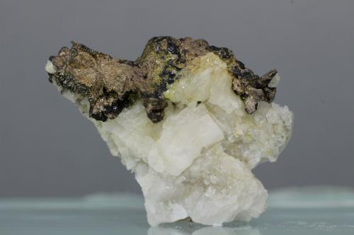 Allargentum<br />Wenzel Mine, Frohnbach Valley, Oberwolfach, Wolfach, Black Forest, Baden-Württemberg, Germany<br />28x21 mm<br /> (Autor: Juan Espino)