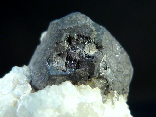 Galena<br />Linares, Comarca Sierra Morena, Jaén, Andalucía, España<br />Cristal: 1,5 x 1 x 1,5 cm.<br /> (Autor: Felipe Abolafia)