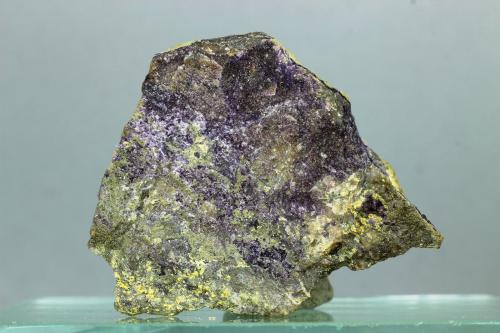 Fluorita (variedad antozonita)<br />Villar de Peralonso, Comarca Tierra de Vitigudino, Salamanca, Castilla y León, España<br />40x35 mm<br /> (Autor: Juan Espino)