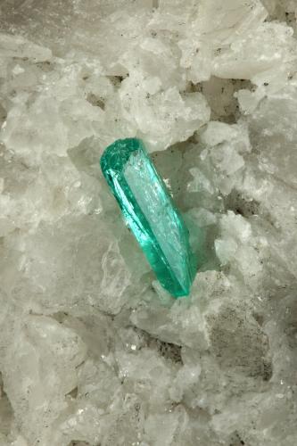 Beryl (variety emerald), Calcite<br />Chivor mining district, Municipio Chivor, Eastern Emerald Belt, Boyacá Department, Colombia<br />50x40x95mm, xl=13mm<br /> (Author: Fiebre Verde)