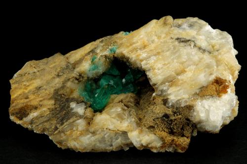 Beryl (variety emerald), Calcite<br />Peñas Blancas Mine, Municipio San Pablo de Borbur, Western Emerald Belt, Boyacá Department, Colombia<br />78x47x31mm<br /> (Author: Fiebre Verde)