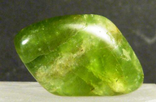 Forsterita (variedad peridoto)<br />Åheim, Vanylven, Møre og Romsdal, Noruega<br />3 x 2 x 1,5 cm.<br /> (Autor: Felipe Abolafia)
