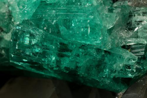 Beryl (variety emerald), Calcite, Fluorite<br />La Pita mining district, Municipio Maripí, Western Emerald Belt, Boyacá Department, Colombia<br />xl=15mm<br /> (Author: Fiebre Verde)