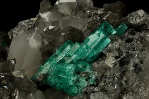 Beryl (variety emerald), Calcite, Fluorite<br />La Pita mining district, Municipio Maripí, Western Emerald Belt, Boyacá Department, Colombia<br />170x120x95mm, aggregate=50x22mm<br /> (Author: Fiebre Verde)