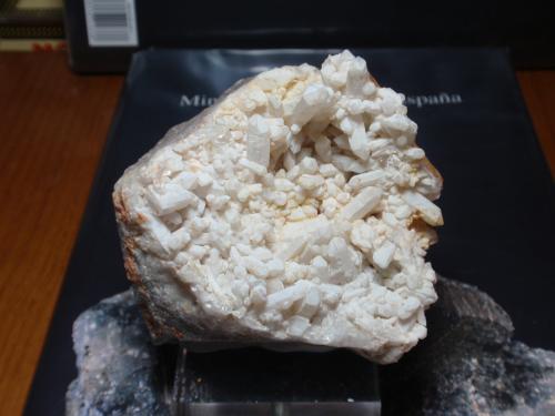 Cuarzo (variedad cristal de roca)<br />Cerro de la Butrera, Cáceres ciudad, Comarca de Cáceres, Cáceres, Extremadura, España<br />80x70 mm<br /> (Autor: Ignacio)
