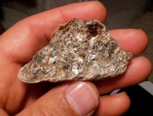 Zafirina y Moscovita (Grupo Mica)<br />Tranomaro-Maromby area, Amboasary District, Anosy Region, Madagascar<br />59mm - 33mm - 26mm<br /> (Autor: Pedro Naranjo)