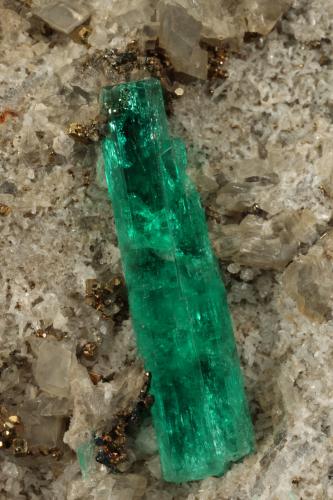 Beryl (variety emerald), Calcite, Albite (var. Cleavelandite), Pyrite<br />Chivor mining district, Municipio Chivor, Eastern Emerald Belt, Boyacá Department, Colombia<br />65x49x67mm, xl=20mm<br /> (Author: Fiebre Verde)