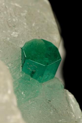 Beryl (variety emerald), Calcite<br />La Pita mining district, Polveros Mine, Municipio Maripí, Western Emerald Belt, Boyacá Department, Colombia<br />90x60x65mm, xl=16mm<br /> (Author: Fiebre Verde)