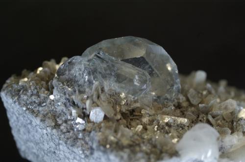 Berilo (variedad goshenita)<br />Pingwu Mine, Huya township, Mount Xuebaoding, Pingwu, Mianyang Prefecture, Sichuan Province, China<br />60x45x30 mm<br /> (Autor: Juan María Pérez)