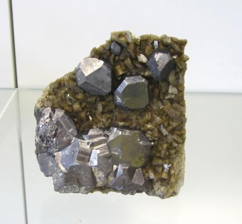 Galena on siderite<br />Neudorf, Distrito minero Harzgerode, Harz, Sajonia-Anhalt/Sachsen-Anhalt, Alemania<br />Specimen height 15 cm<br /> (Author: Tobi)
