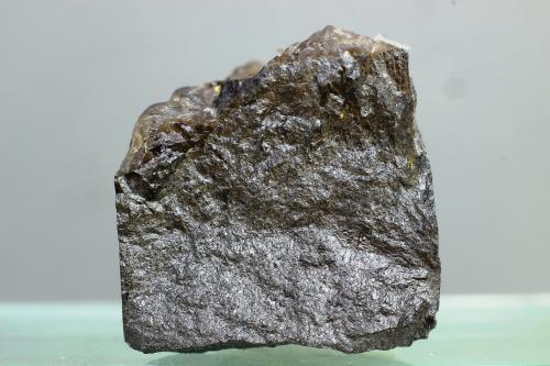 Columbita-(Mn)<br />Minas Gerais, Brasil<br />27x25 mm<br /> (Autor: Juan Espino)