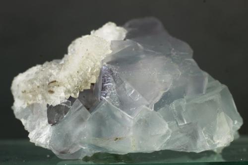 Fluorita<br />La Cabaña, Valdelmar, zona minera de Berbes, Berbes, Ribadesella, Comarca Oriente, Principado de Asturias (Asturias), España<br />50x34 mm<br /> (Autor: Juan Espino)