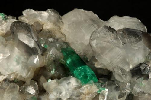 Beryl (variety emerald), Calcite<br />La Pita mining district, Polveros Mine, Municipio Maripí, Western Emerald Belt, Boyacá Department, Colombia<br />110x85x85mm, xl=30mm<br /> (Author: Fiebre Verde)