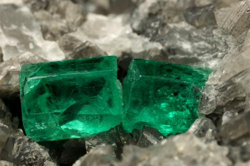 Beryl (variety emerald), Calcite<br />La Pita mining district, Municipio Maripí, Western Emerald Belt, Boyacá Department, Colombia<br />60x55x80mm, xl=6+8mm<br /> (Author: Fiebre Verde)