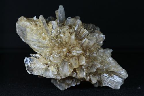 Yeso<br />Canteras de arcilla, La Cañada de Verich, Comarca del Bajo Aragón, Teruel, Aragón, España<br />7.5 x 3.5 cm<br /> (Autor: Ángel Rodríguez Benavent)