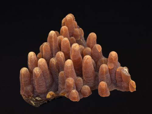 Calcite<br />Alzada, Carter County, Montana, USA<br />5.6 x 4.2 x 3.8 cm<br /> (Author: am mizunaka)