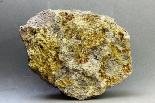 Clinoptilolita<br />Caldera de Majada Redonda, Cabo de Gata, Níjar, Comarca Metropolitana de Almería, Almería, Andalucía, España<br />78x58 mm<br /> (Autor: Juan Espino)