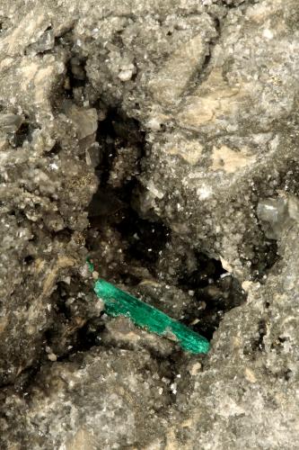 Beryl (variety emerald), Calcite, Pyrite<br />Chivor mining district, Municipio Chivor, Eastern Emerald Belt, Boyacá Department, Colombia<br />172x100x100mm, xl=18mm<br /> (Author: Fiebre Verde)