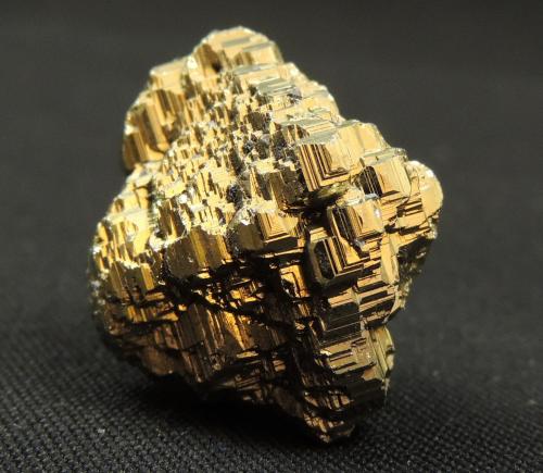 Pyrite<br />Piedra Parada (Las Vigas), Municipio Tatatila, Veracruz (Veracruz de Ignacio de la Llave), México<br />5 x 4 x 4 cm<br /> (Author: Ricardo Melendez)