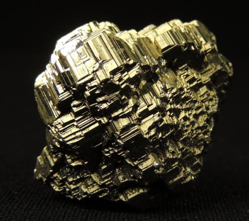 Pyrite<br />Piedra Parada (Las Vigas), Municipio Tatatila, Veracruz (Veracruz de Ignacio de la Llave), México<br />5 x 4 x 4 cm<br /> (Author: Ricardo Melendez)