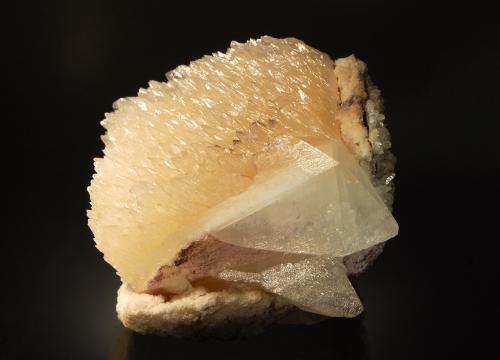 Calcite<br />Rosiclare, Rosiclare Sub-District, Hardin County, Illinois, USA<br />7.1 x 8.0 cm<br /> (Author: crosstimber)