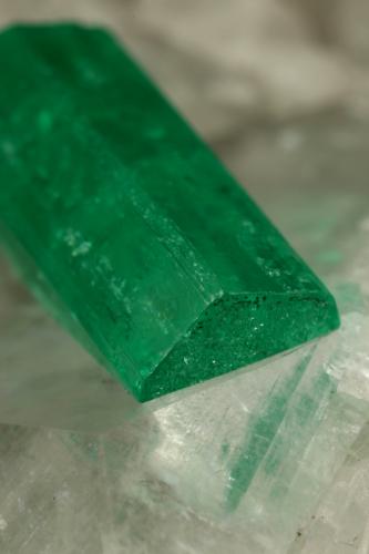 Beryl (variety emerald), Calcite<br />Coscuez mining district, Municipio San Pablo de Borbur, Western Emerald Belt, Boyacá Department, Colombia<br />54x34x50mm, both xls=13mm<br /> (Author: Fiebre Verde)