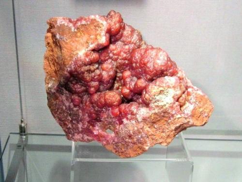 Rhodochrosite<br />Rothenberg Mine, Oberneisen, Niederneisen, Rhineland-Palatinate/Rheinland-Pfalz, Germany<br />Approx. 12 cm<br /> (Author: Tobi)