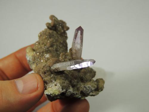 Quartz, Calcite<br />Cerro de la Concordia, Piedra Parada (Las Vigas), Municipio Tatatila, Veracruz (Veracruz de Ignacio de la Llave), Mexico<br />8.1 x 4.8 x 5 centimeters<br /> (Author: Ricardo Melendez)