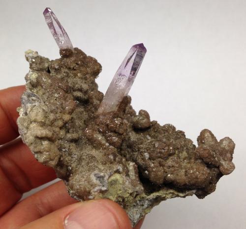 Quartz, Calcite<br />Cerro de la Concordia, Piedra Parada (Las Vigas), Municipio Tatatila, Veracruz (Veracruz de Ignacio de la Llave), Mexico<br />8.1 x 4.8 x 5 centimeters<br /> (Author: Ricardo Melendez)