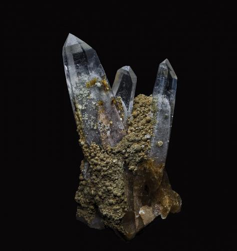 Quartz<br />Mina Obira, Bungo-Ohno, Prefectura Oita, Región Kyushu, Japón<br />5.8 x 11.5 cm<br /> (Author: am mizunaka)