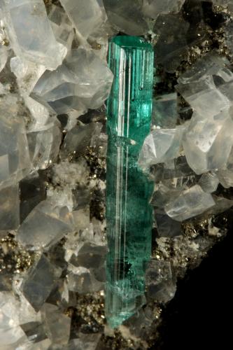 Beryl (variety emerald), Calcite, Pyrite, Dolomite<br />Chivor mining district, Municipio Chivor, Eastern Emerald Belt, Boyacá Department, Colombia<br />98x70x38mm, xl=31mm<br /> (Author: Fiebre Verde)