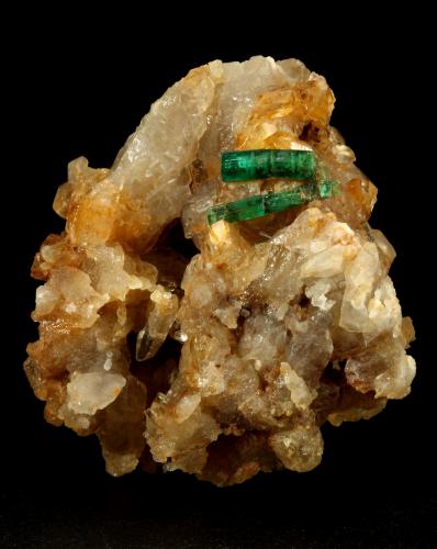 Beryl (variety emerald), Quartz<br />Kamar Safed outcrop (Kamar Saphed), Khenj emerald area, Khenj District, Panjshir Province, Afghanistan<br />47x43x46mm - xls=11mm/16mm<br /> (Author: Fiebre Verde)