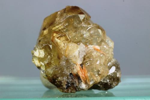 Cerusita<br />Mibladen (distrito minero Mibladen), Midelt, Provincia Midelt, Región Drâa-Tafilalet, Marruecos<br />23x16 mm<br /> (Autor: Juan Espino)