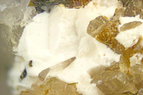 Thermonatrite<br />Poudrette Quarry, Mont Saint-Hilaire, La Vallée-du-Richelieu RCM, Montérégie, Québec, Canada<br />FOV = 2mm<br /> (Author: Doug)