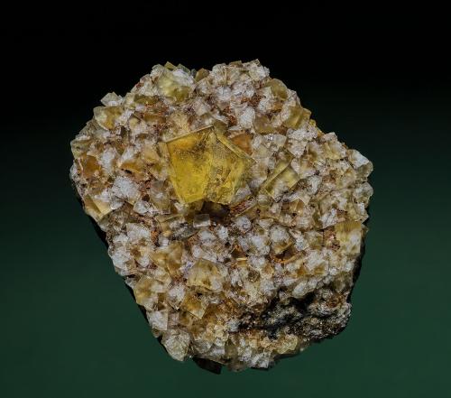Fluorite<br />Hilton Mine, Scordale, Hilton, North Pennines Orefield, former Westmorland, Cumbria, England / United Kingdom<br />8.5 x 7.5 cm<br /> (Author: am mizunaka)