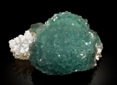 Fluorite<br />Henan Province, China<br />4.5 x 7.0 cm<br /> (Author: crosstimber)