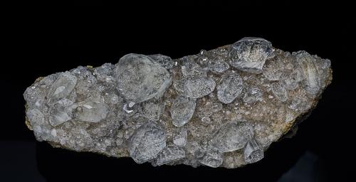 Calcite<br />Pau, Pyrénées-Atlantiques, Nouvelle-Aquitaine, France<br />11.6  x 5.2 cm<br /> (Author: am mizunaka)
